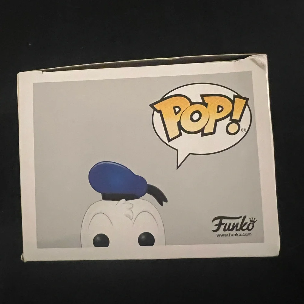 Funko Pop! Vinyl: Disney - Donald Duck - Funko Hollywood Store (Exclusive) #984 - Picture 2 of 7